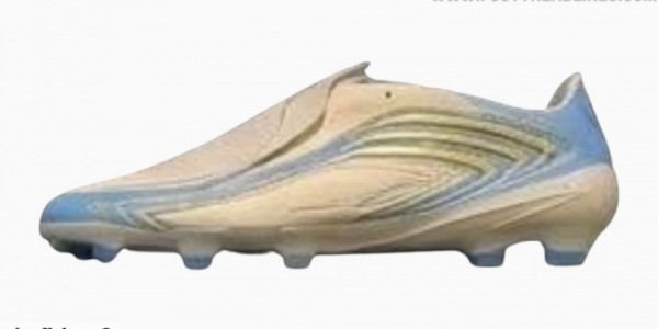 梅西世界杯战靴曝光：致敬阿根廷队，命名为“最后的探戈”