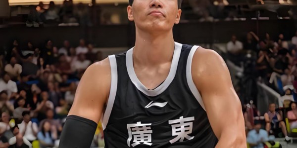 bob半岛体育登录入口-广东队迎来1个好消息！焦泊乔结束了请假，回到了东莞